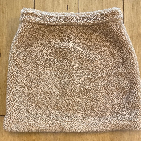 Aliette Women’s Sherpa Faux Fur Mini Skirt Tan Lined New w/o tag size 10 - Picture 5 of 16